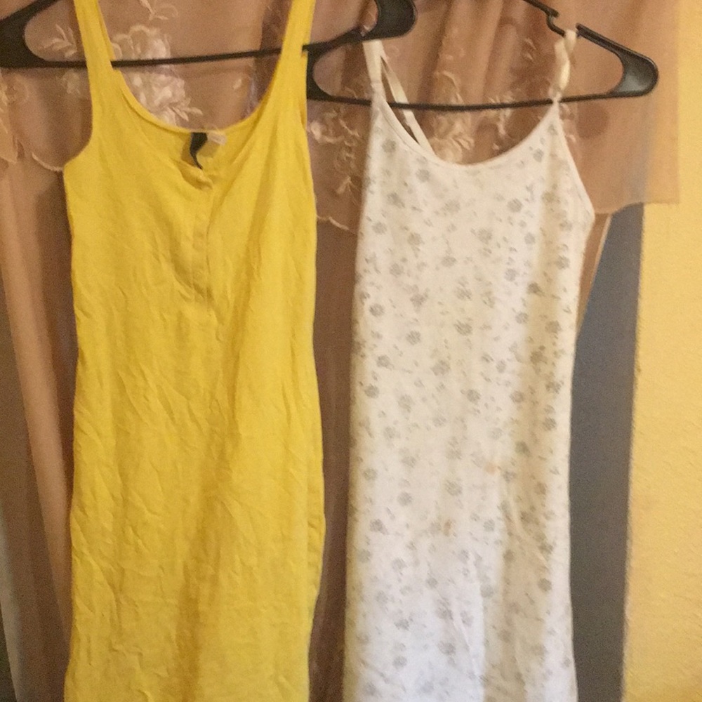 Two girls sleeveless dress